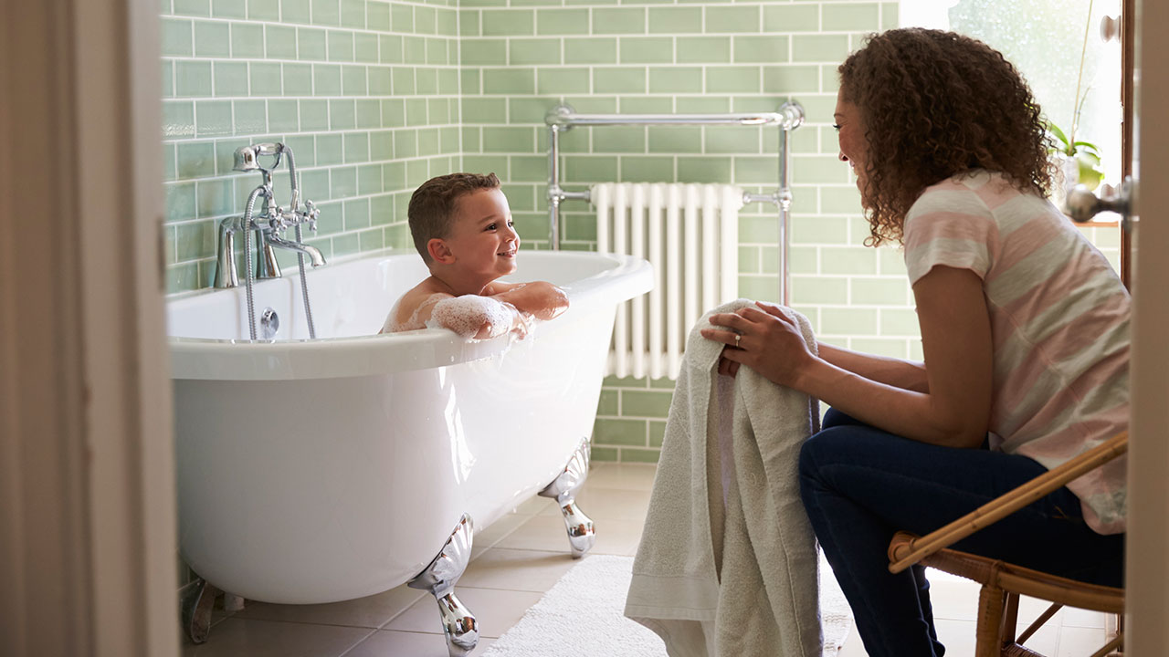 Mom bathtub handjob Proving Papa Wrong