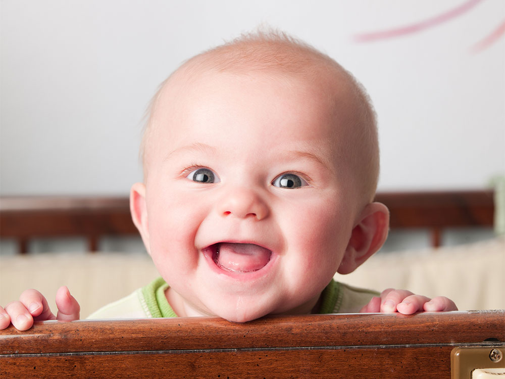 Baby behaviour & awareness: a guide | Raising Children Network