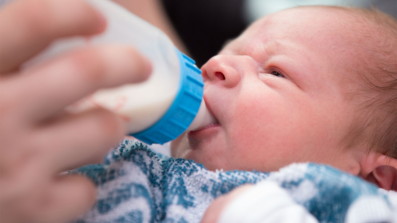 bottle feeding newborn