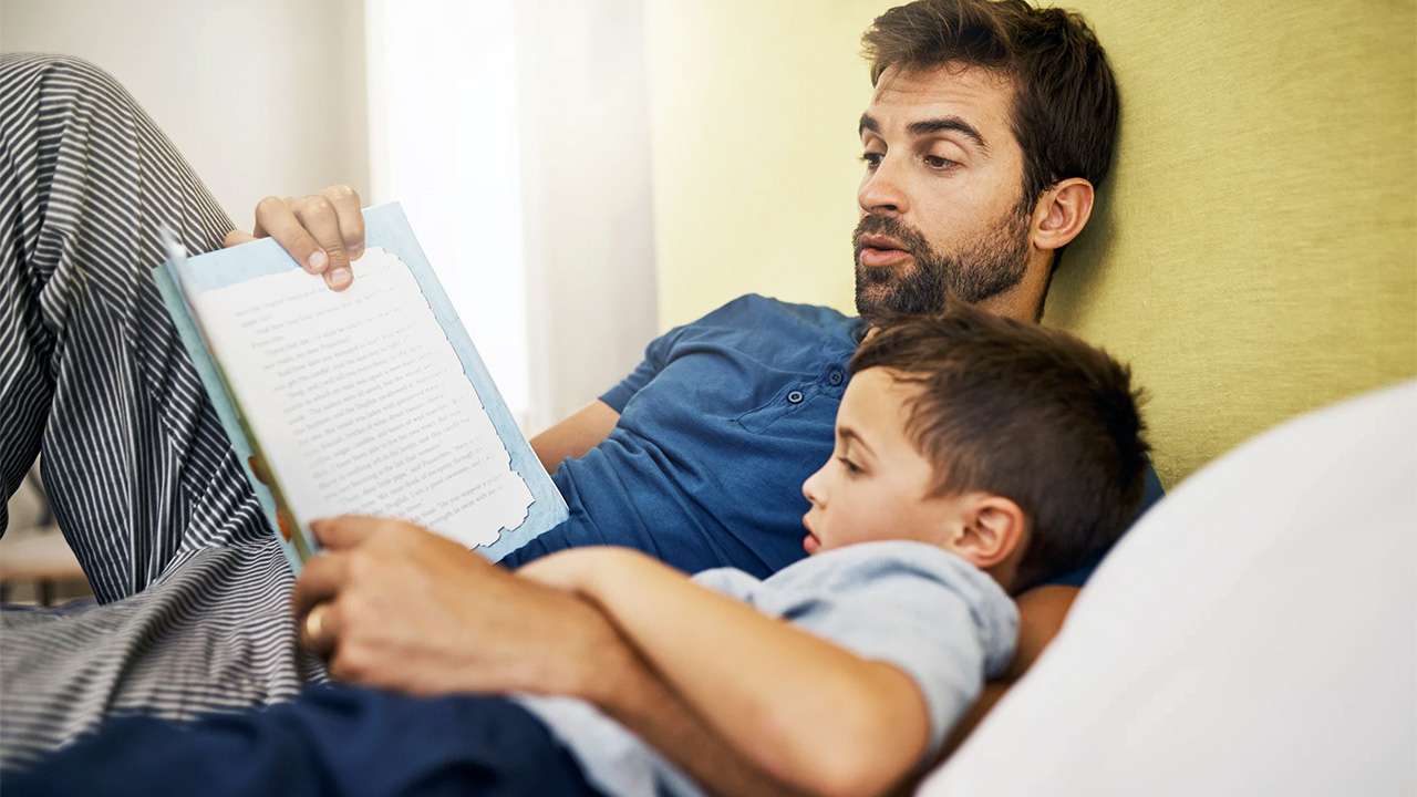 8 tips to encourage your toddler to self feed