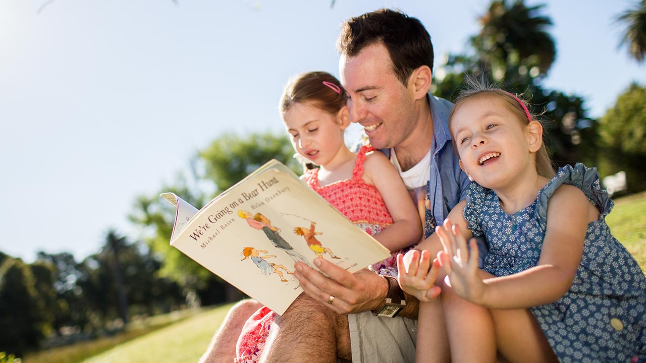 Reading and storytelling with children | Raising Children Network