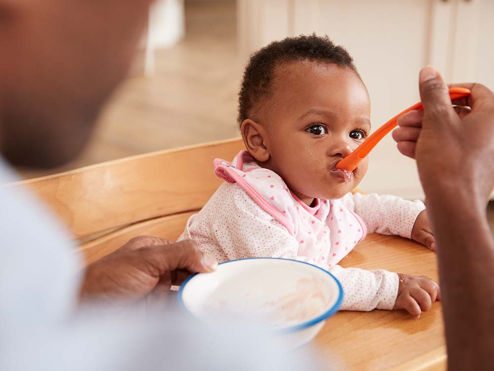 When do babies start deals to eat cereal