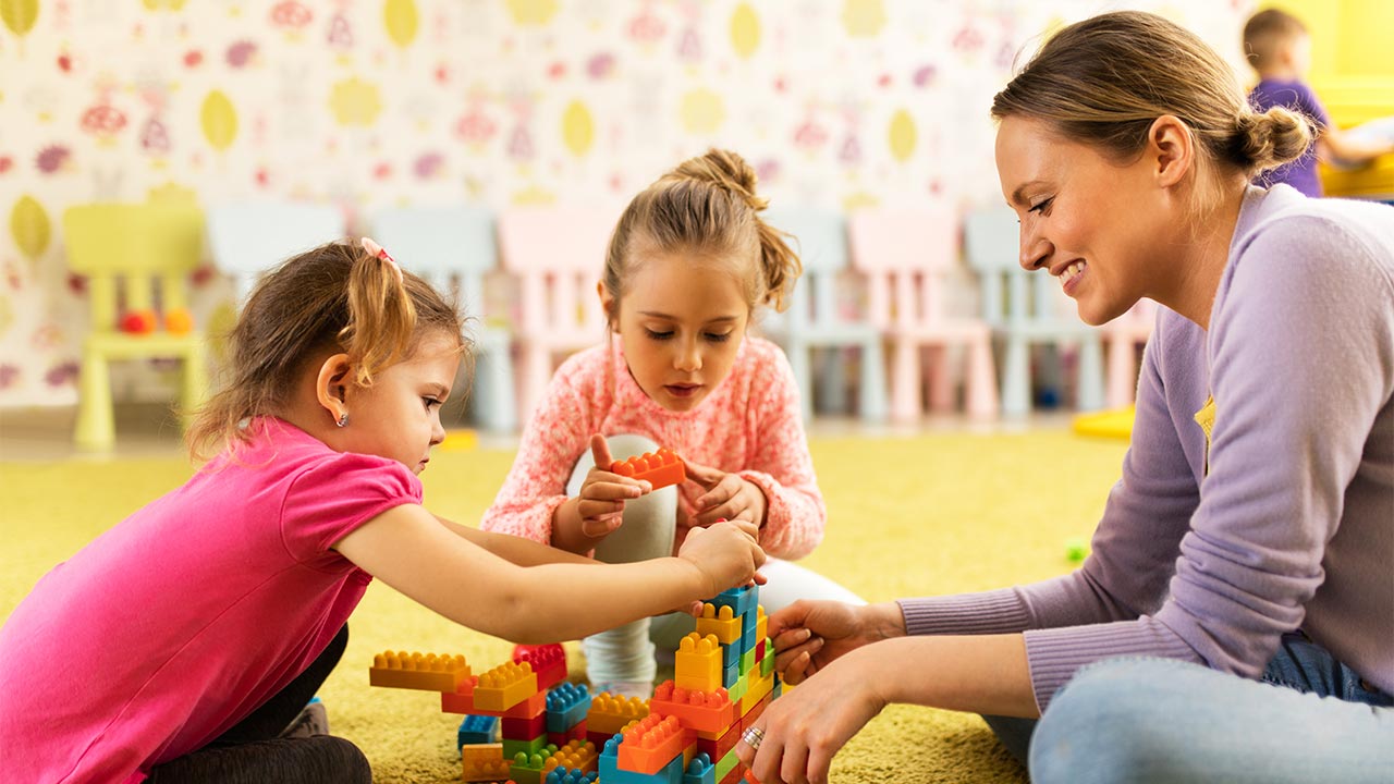 evaluate the provision for supporting cognitive development in own setting
