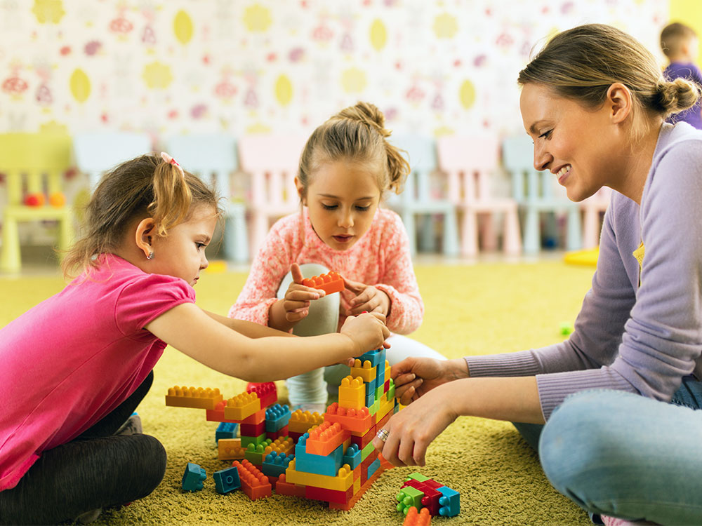 small childrens playing games